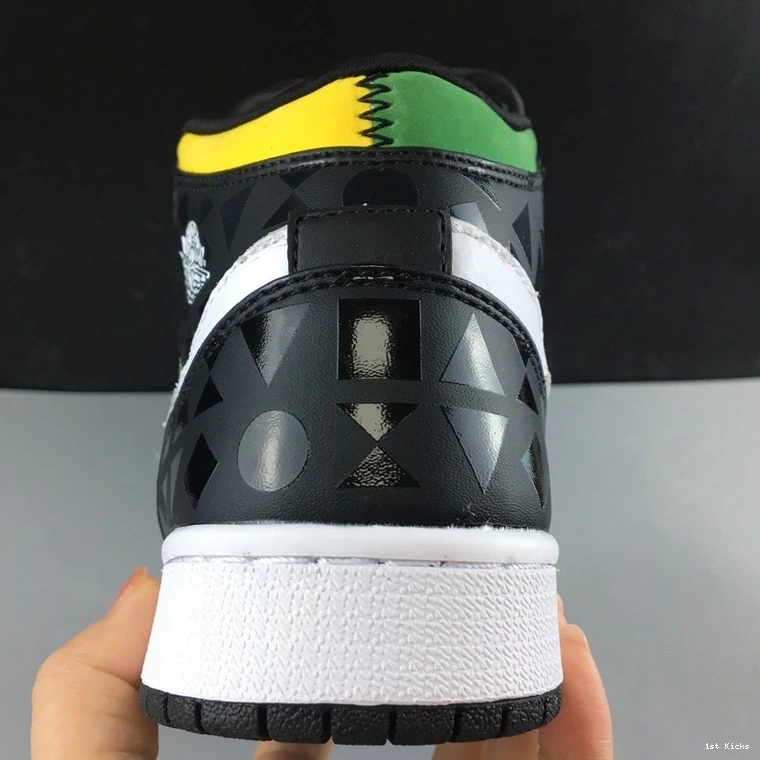 CJ9219-001  Quai54 (2019) Jordan  1 Mid 0227